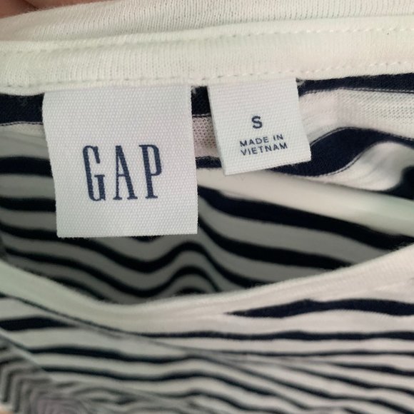 Women's Gap Striped Shirt - Picture 4 of 4